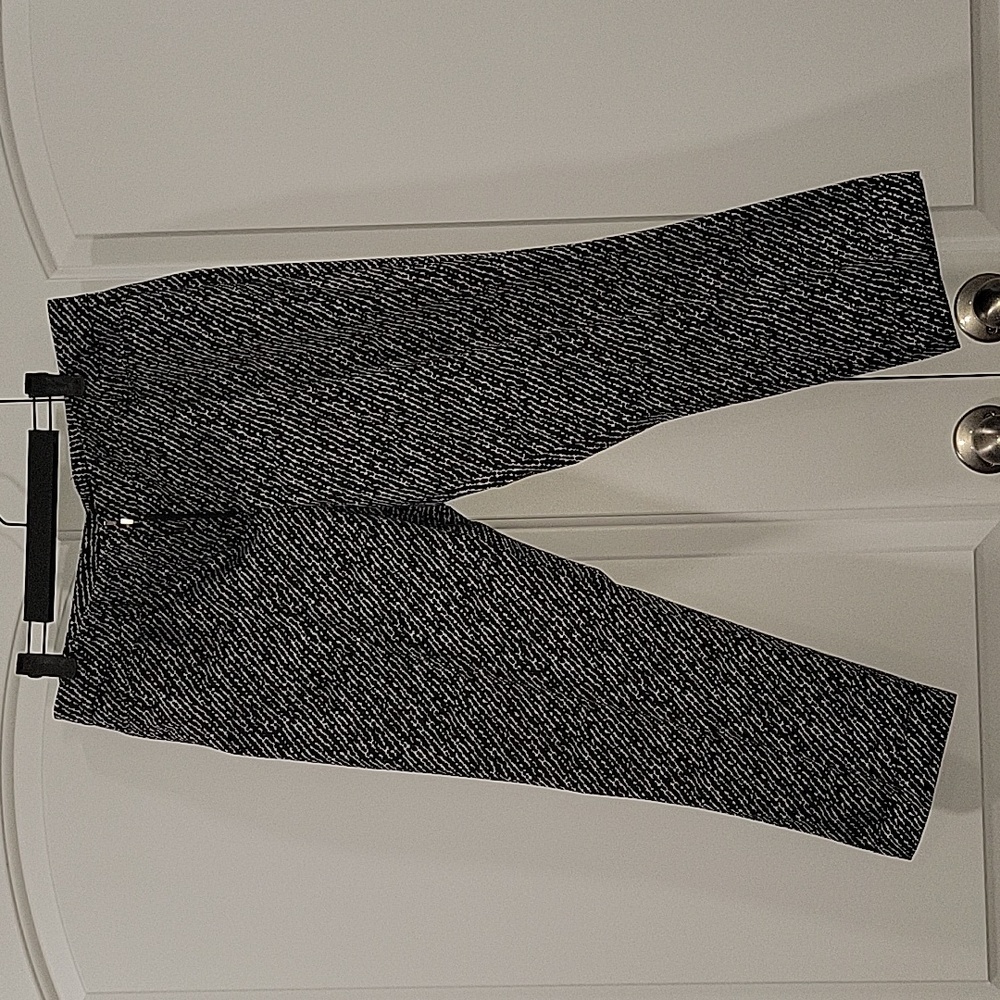 New York & Company Capri Length Pants